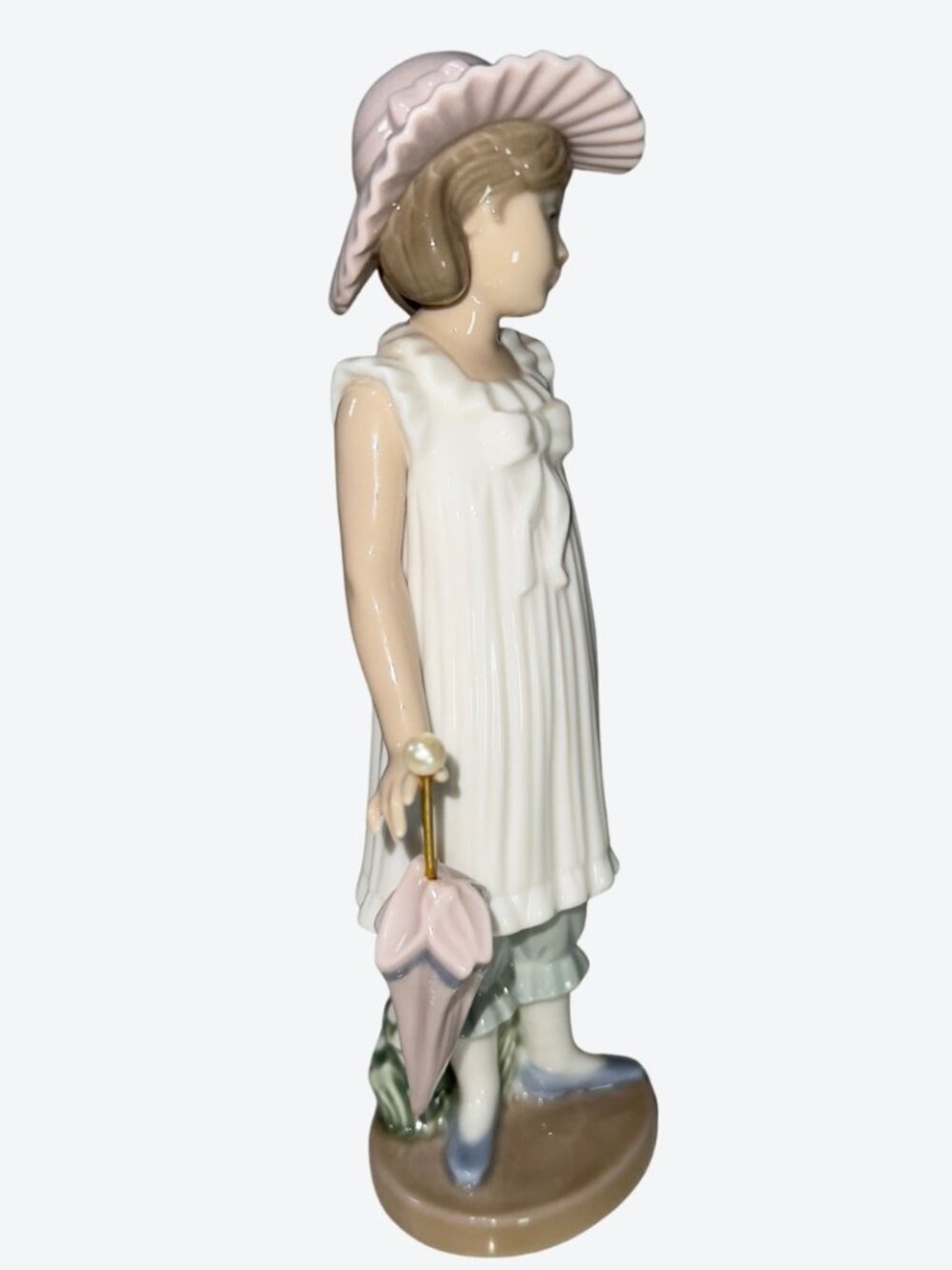 NAO by LLADRÓ April Showers Girl with Umbrella Porcelain Figurine - Picture 10 of 13